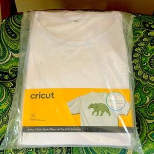 NWT. 3-pack Cricut Men’s XL White T-Shirts